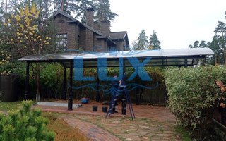 металлический навес с поликарбонатом